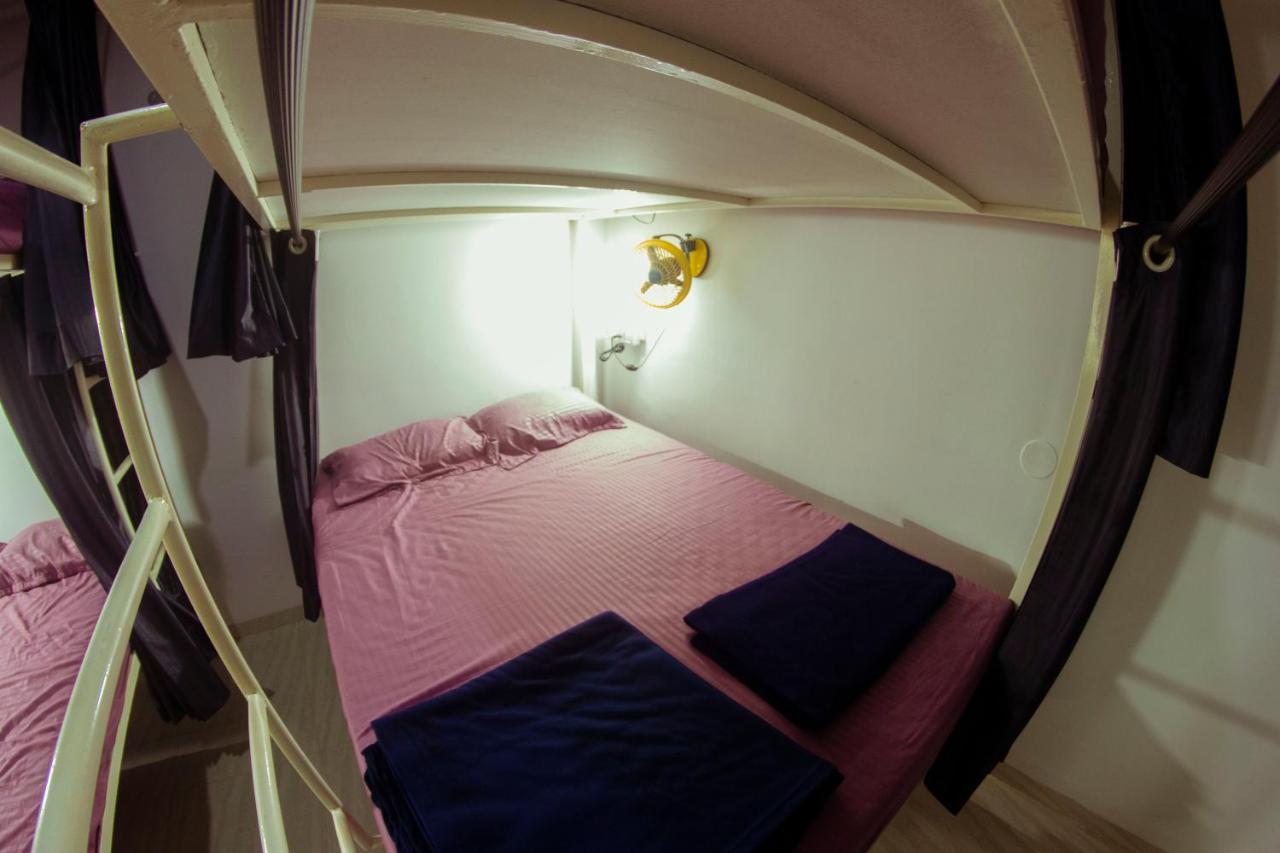 Bonds Hostel Кандолім Екстер'єр фото