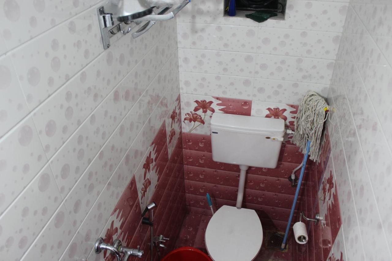 Bonds Hostel Кандолім Екстер'єр фото
